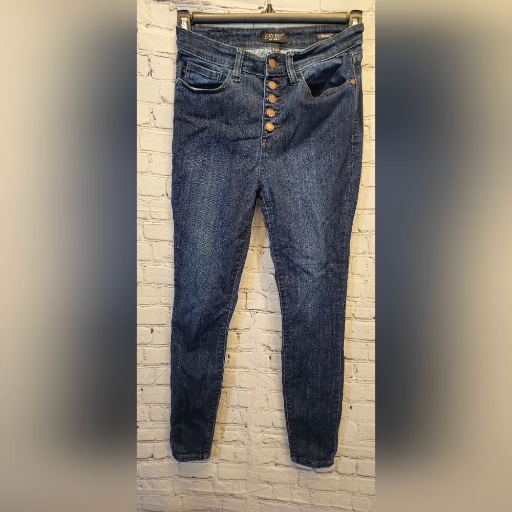 Judy Blue Medium Wash Straight Leg Jeans